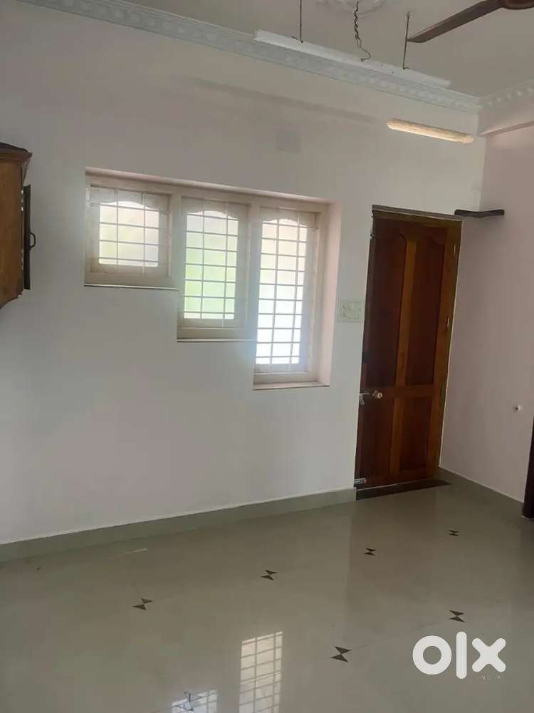 Hostel for PG ladies in chadiyara, Poojapura.ph-