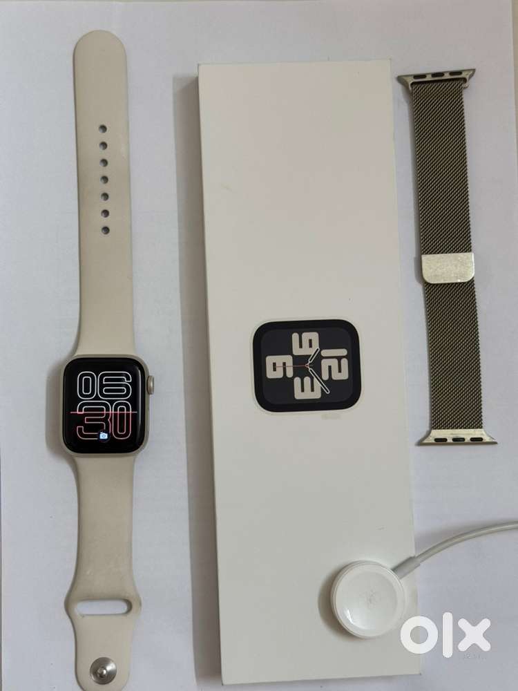 Apple watch SE (Gen 2) 40mm starlight (Barely used)