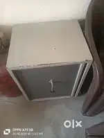 Tijori bechna hai