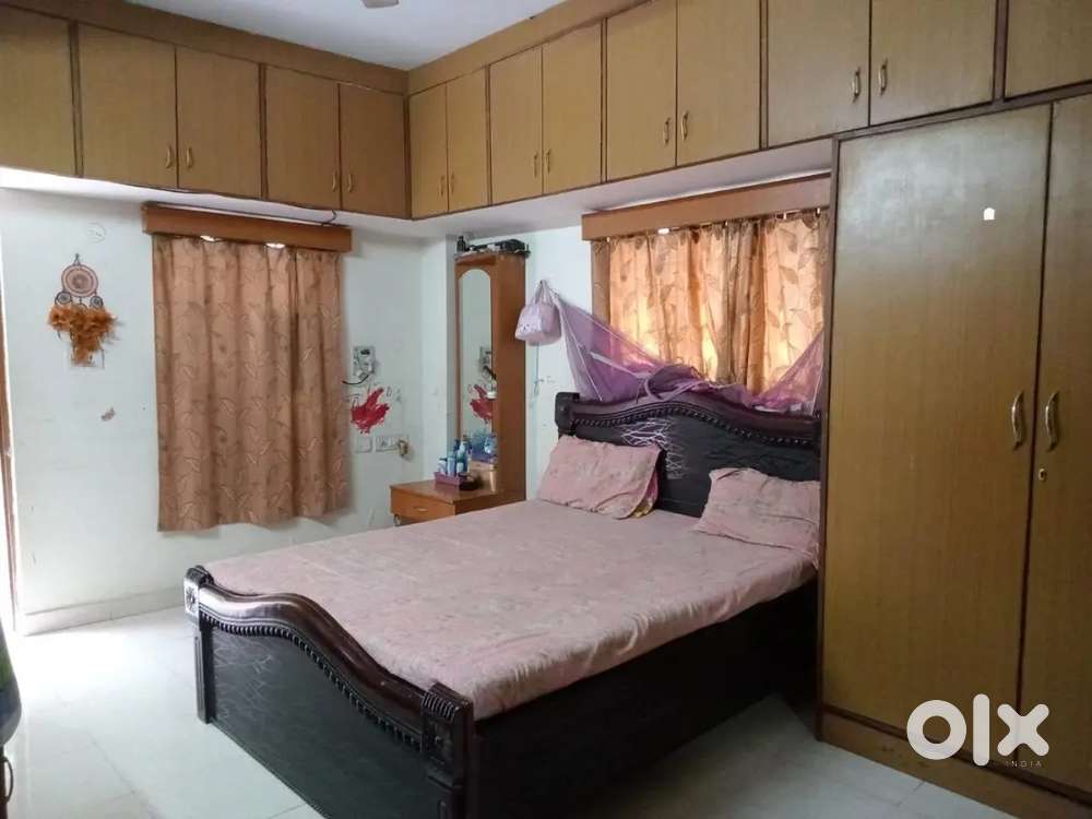 Pg for girls safe parking 24 hr camera security no restriction