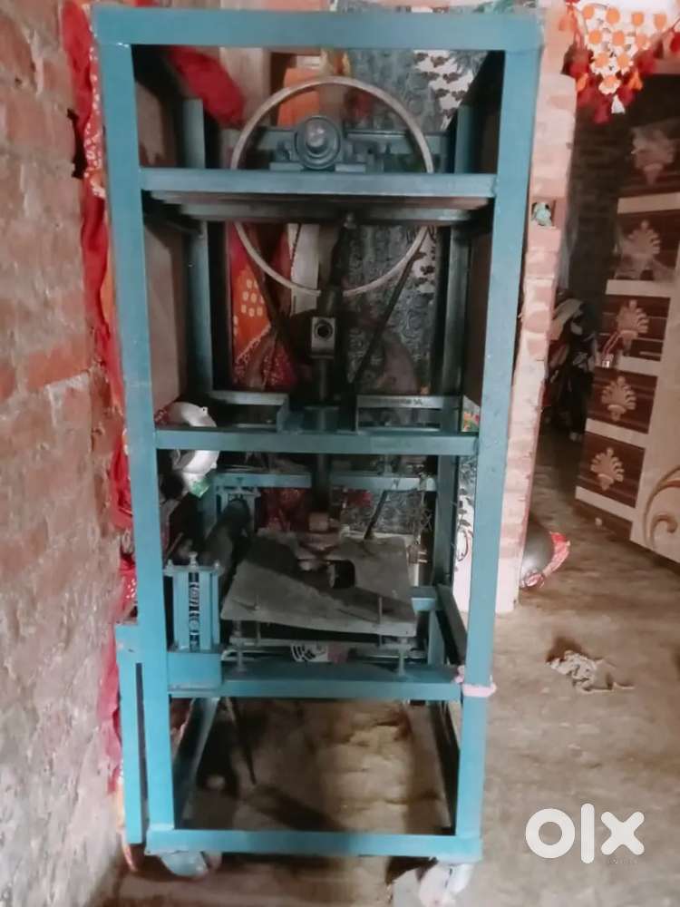 Dona pattal making machine with dies