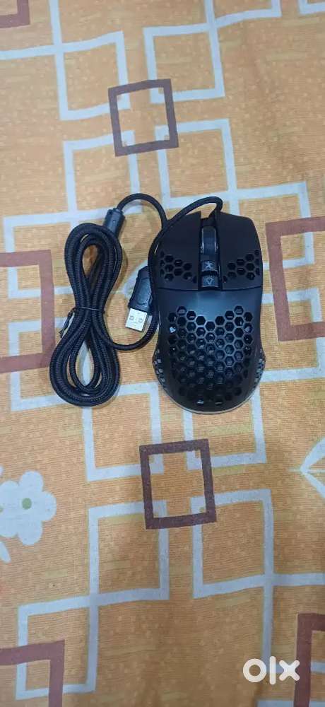 Brand new / sealed – SOLAKAKA SM900 Honeycomb RGB Gaming