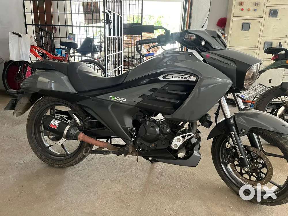 Suzuki Intruder 150 Fully wrapped with Nardo grey