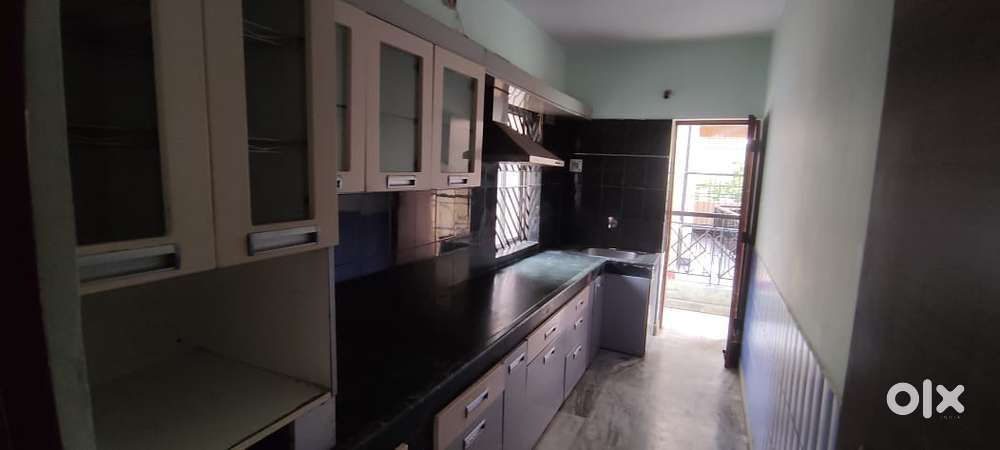 Premium semi furnished 2 BHK flat in lalpur.