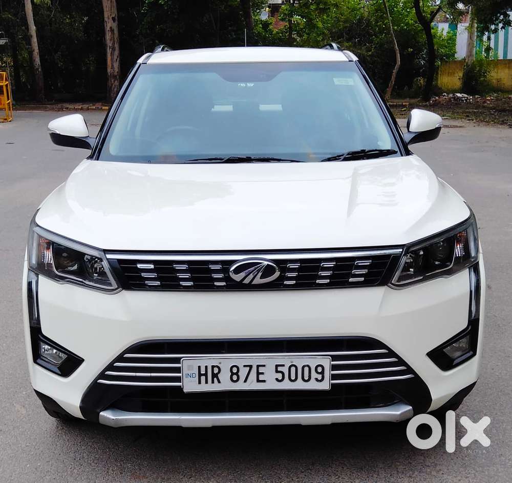 Mahindra XUV300 W8 AMT Diesel, 2020, Diesel