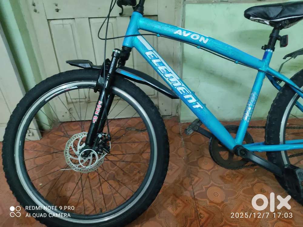 AVON डिस्क ब्रेक,शोकब,FAT tyre,Alloy rim,new like,price negotible