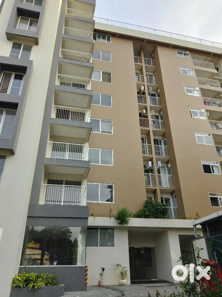 2 BHK FLAT FAMILY TRIPUNITHURA nr SN JN=NSS SCHOOL LIFT BACKUPS