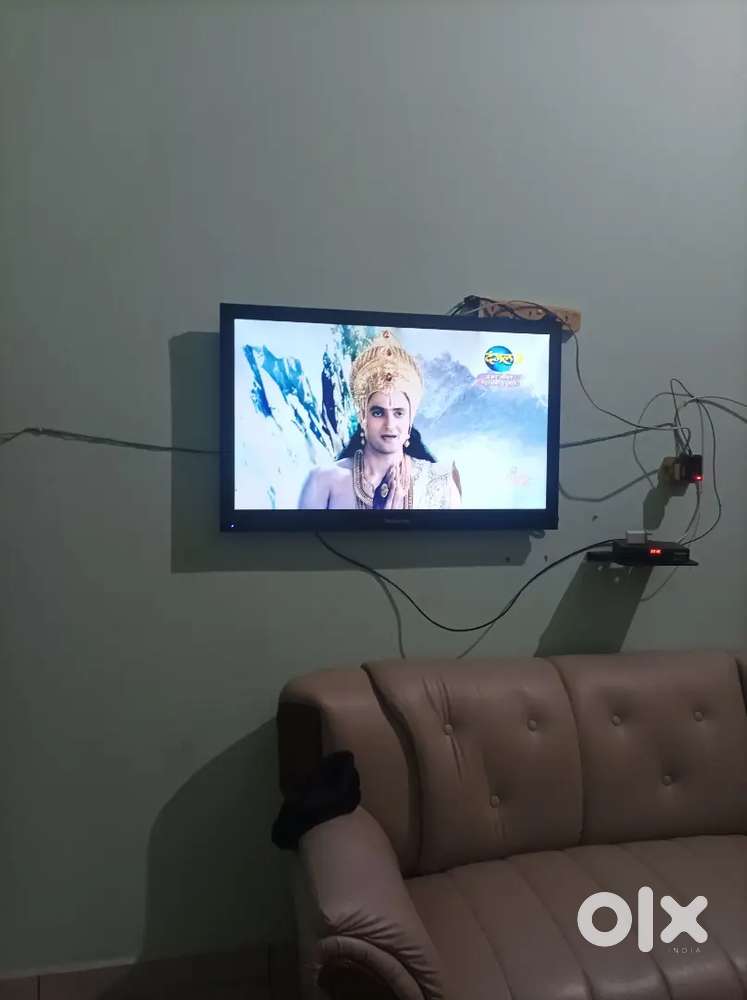 Lcd 43ਦੀ  ਸਕਰੀਨ ਤੇ ਲਾਇਨ ਆ ਰਹੀ