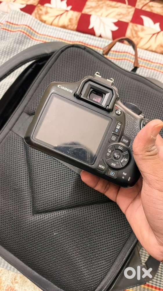 Canon 1300d camera
