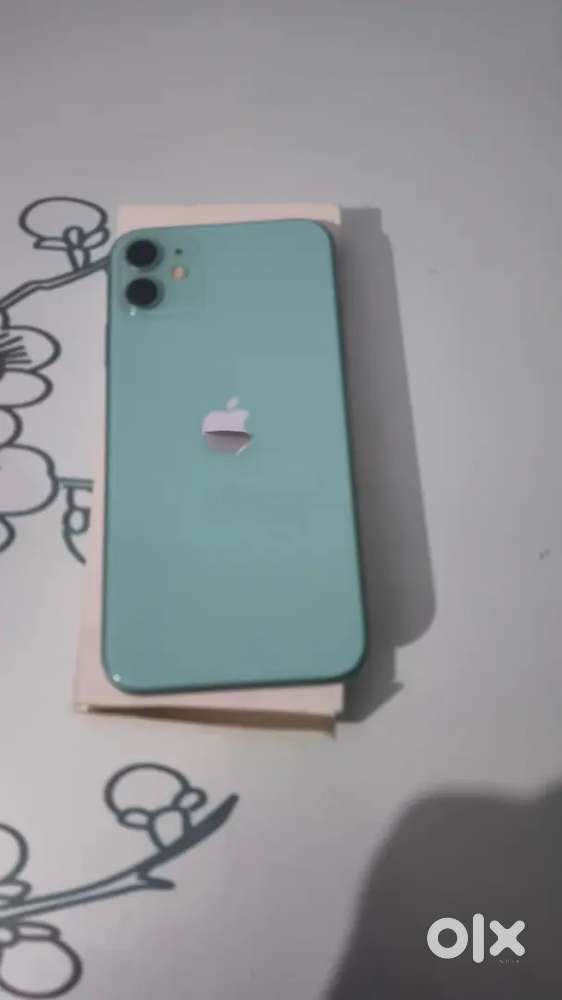 Iphone 11 battery health 72 good condition 64gb storage green clour