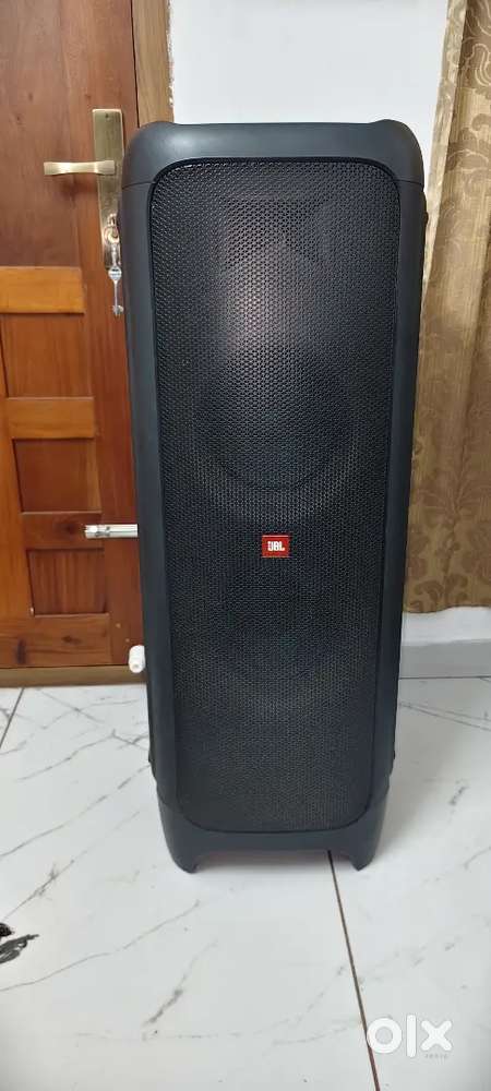 JBL PARTY BOX 1100 W, WITH EXCELLENT CONDITION, JUST LIKE NEW,