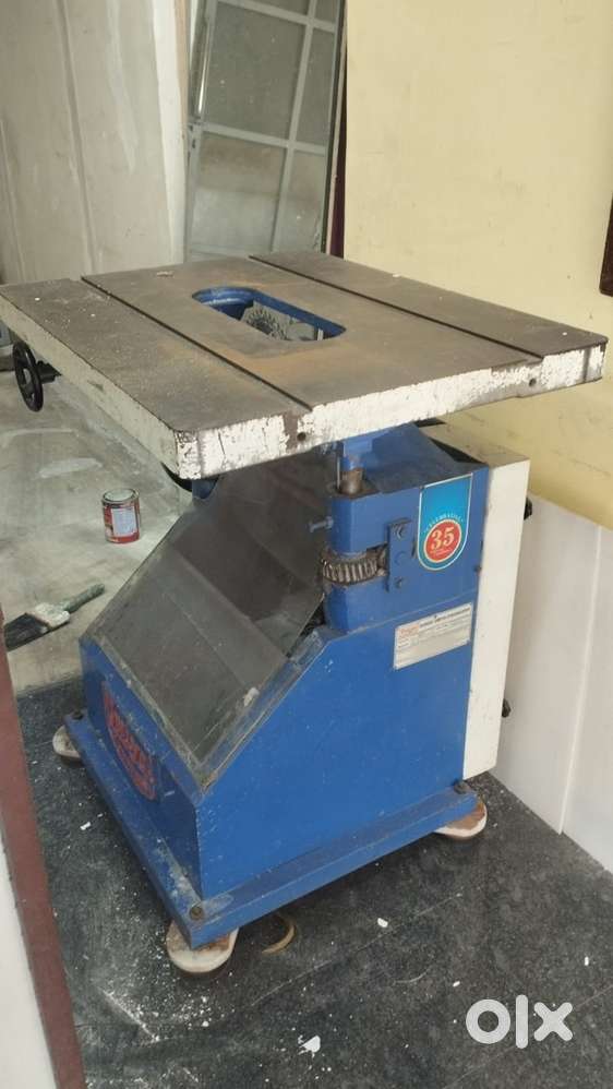 WOOD WORKING MACHIN ( U - 612 / CIRCULAR )