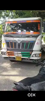 Mahindra Bolero 18 tyre