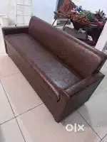 Sofa 6 feet leather is in very well condition