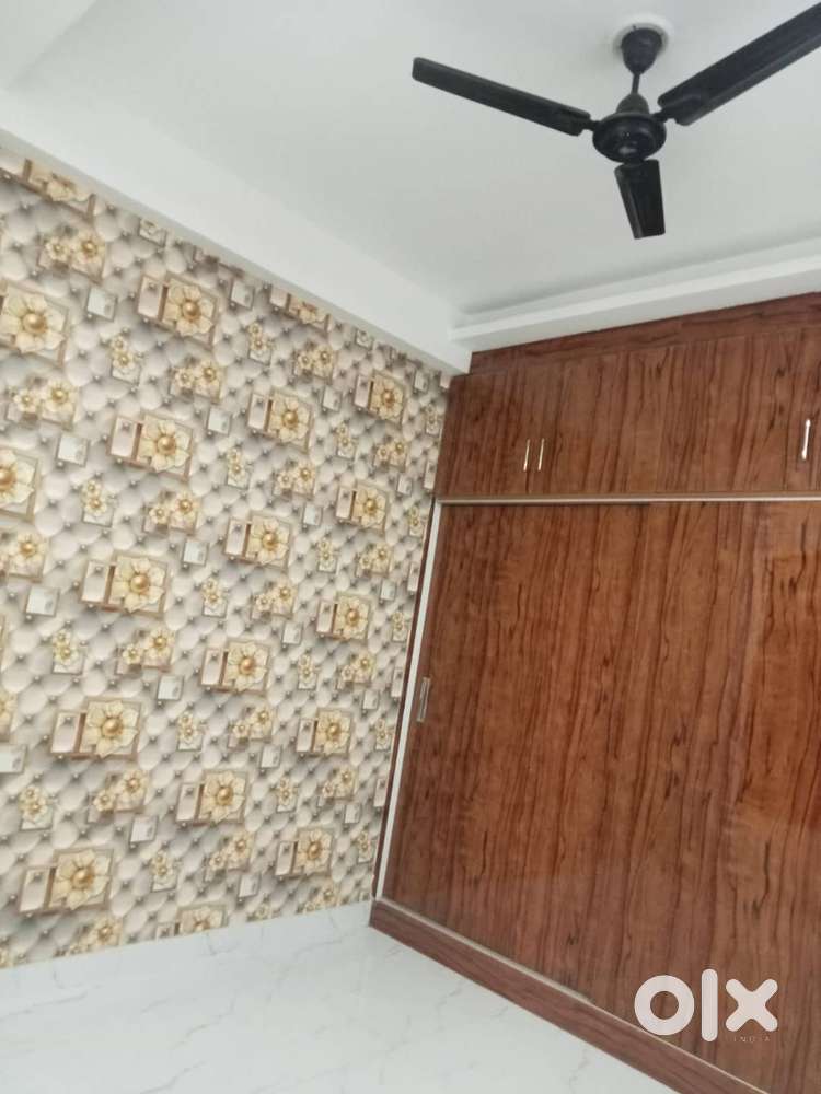 Ready to Move, Semi Furnished 3 Bhk # Sec 1 Noida Ext.