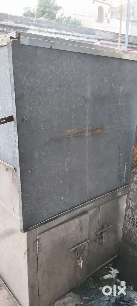 Juice or pani puri cart