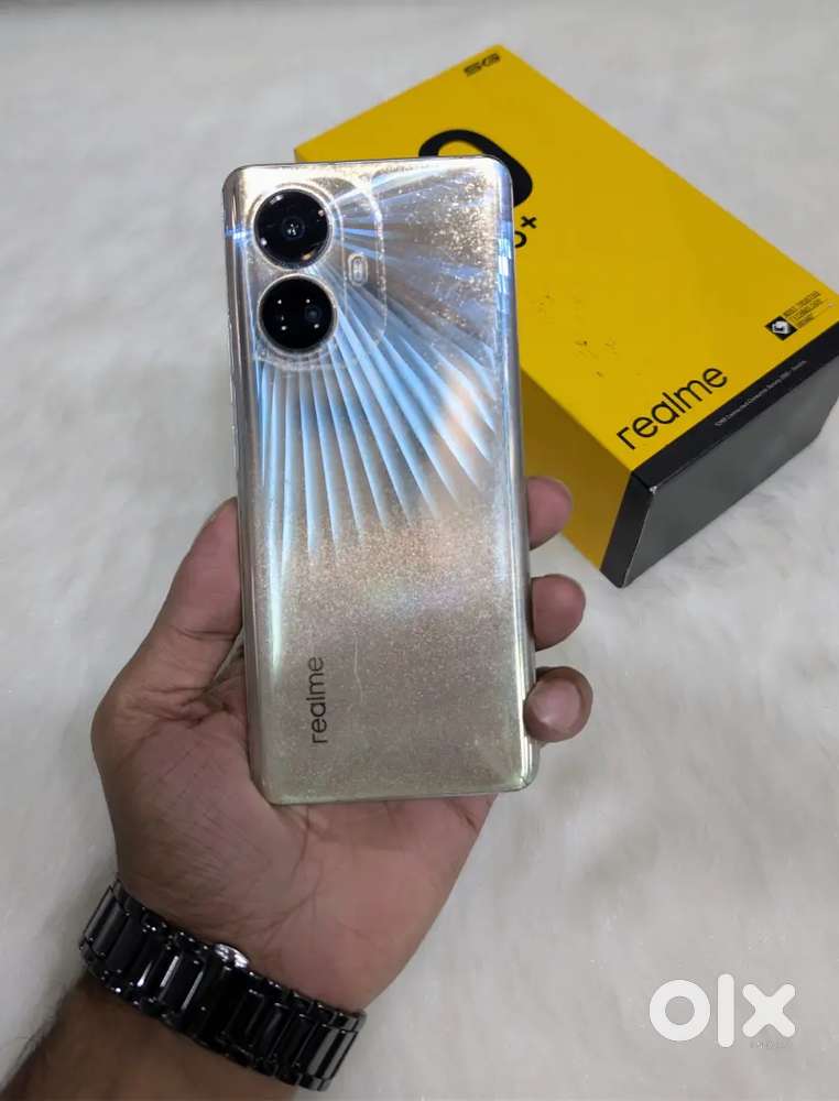 Realme 10 pro + 5G
8/128
Curve display 
With Bill box 
Free condition