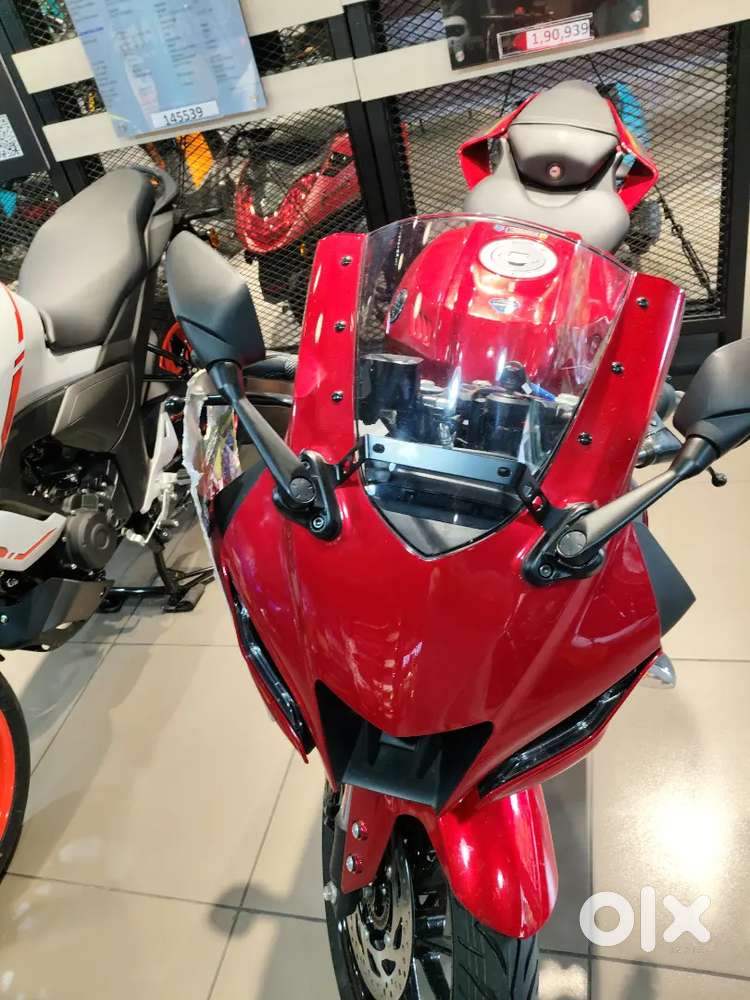 Yamaha R15 New low down payment 19999/- immediate delivery