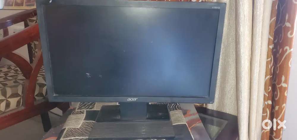 Acer Monitor LIKE NEW LCD (5 Piece) (1300/Piece)