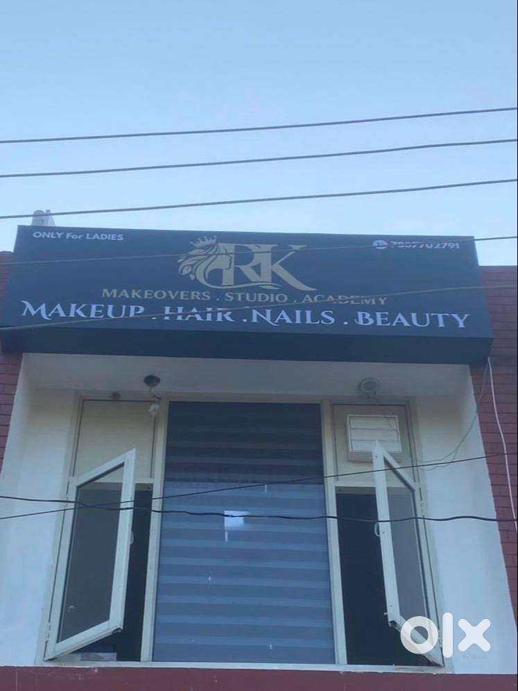 Urgent Hiring Female Beautician for New Salon
