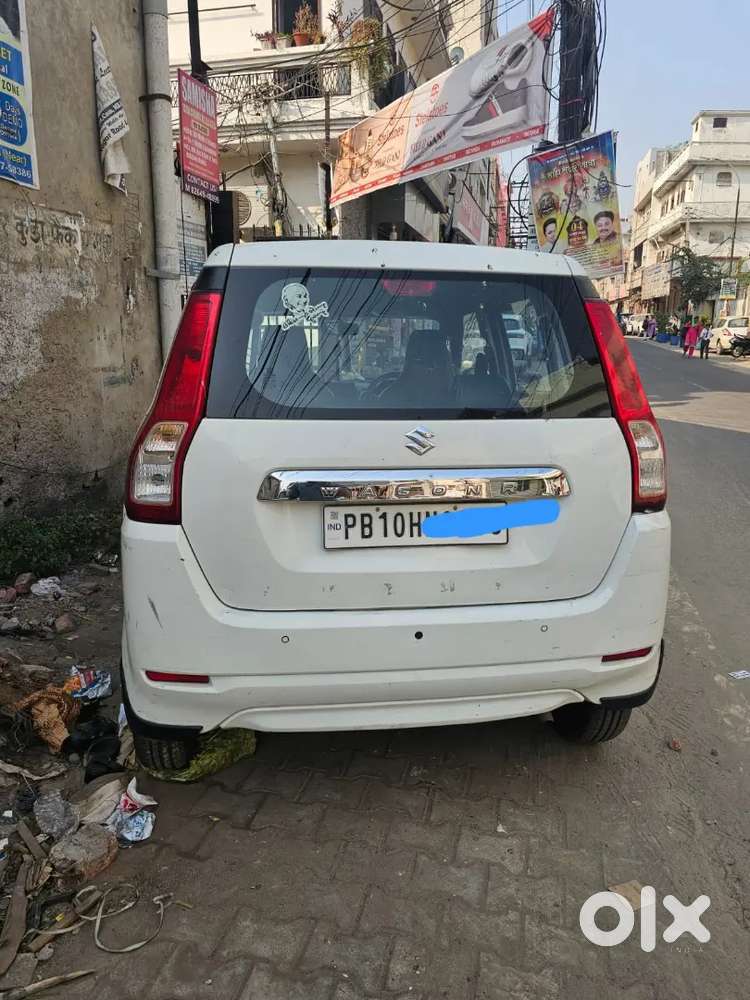 Wagon r in good condition with top model car