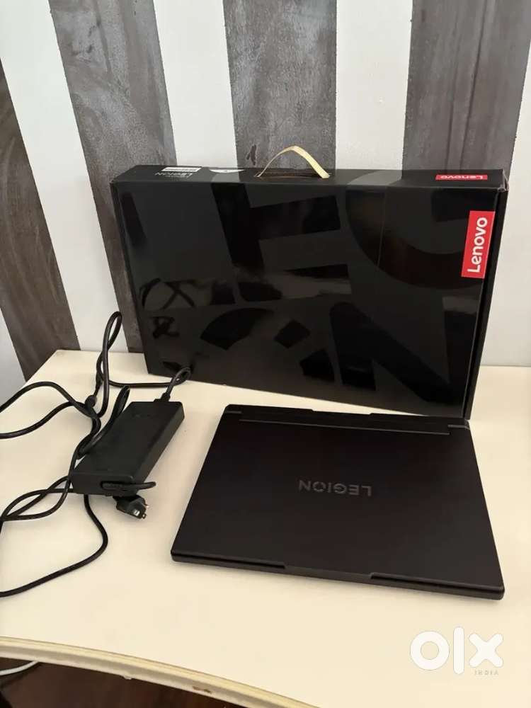 Lenovo Legion Pro 7i 16 OLED RTX 5080 Intel Ultra 9