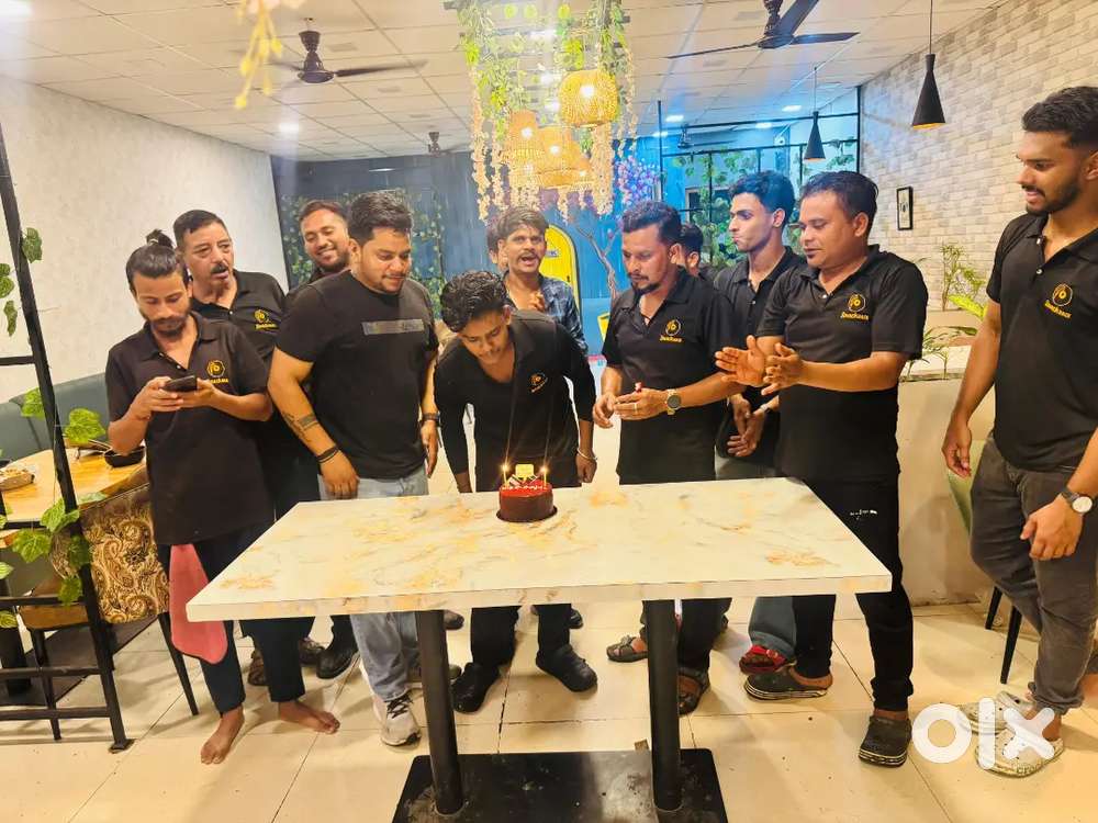 Restaurant me 2 famel wettar ki arjent jarurat hai