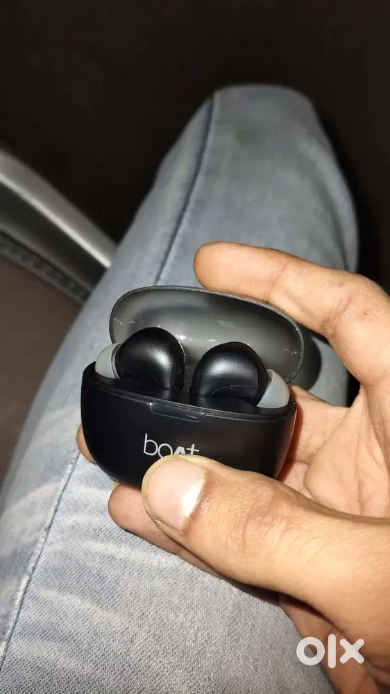 Boat Airdopes 212 Noir Black True Wireless