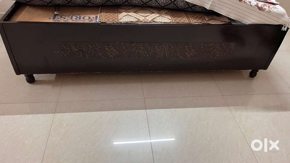 Diwan - Good Condition