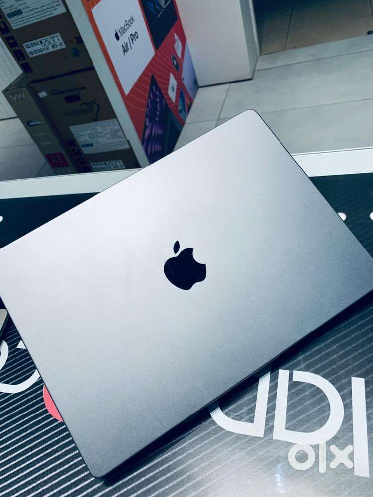 MacBook Pro M1 (14-inch) 16GB/512GB Space Grey Just in 72,000/-