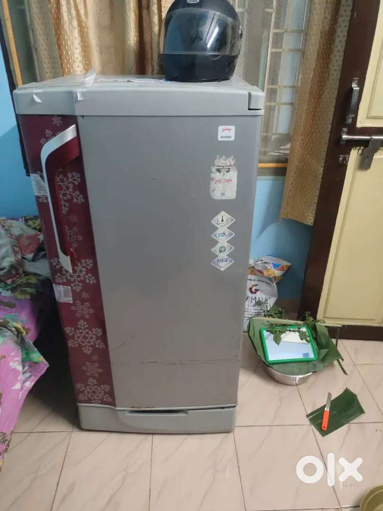Godrej EDGE  183 liters
