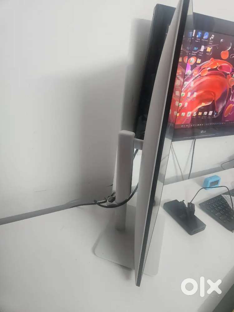 NEW Dell MONITOR, 2 days before purchased, Selling to buy another mode