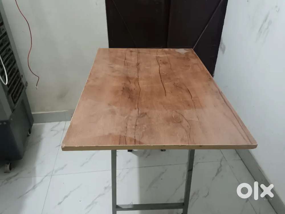 Table ekadam New Jaisi Hai