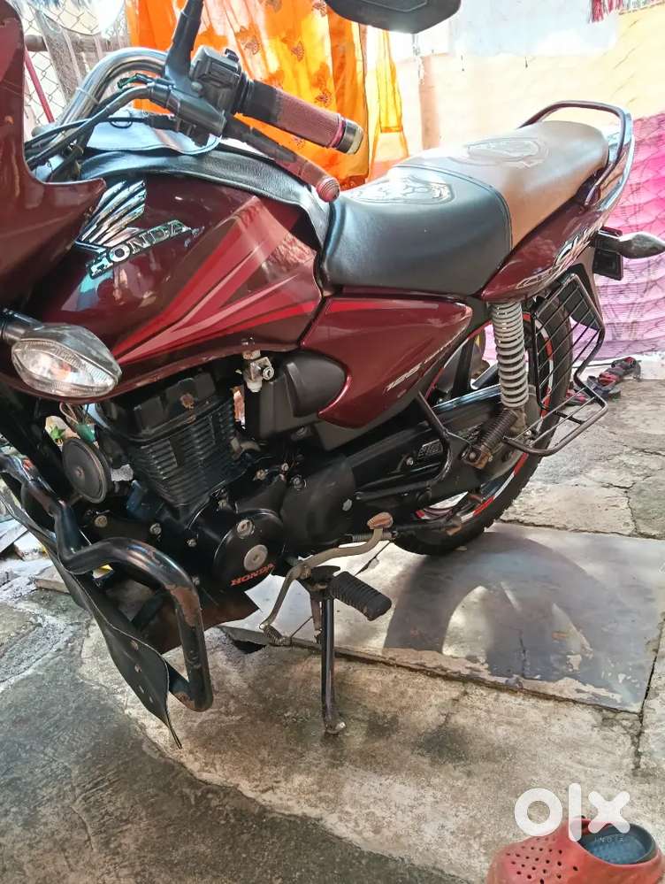 गाड़ी में कोई काम नहीं है