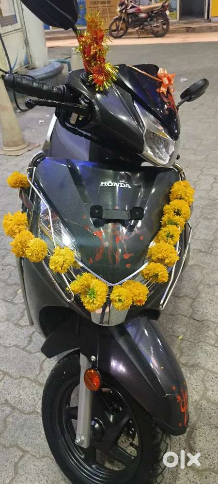 Activa Scooty new 6-7month used