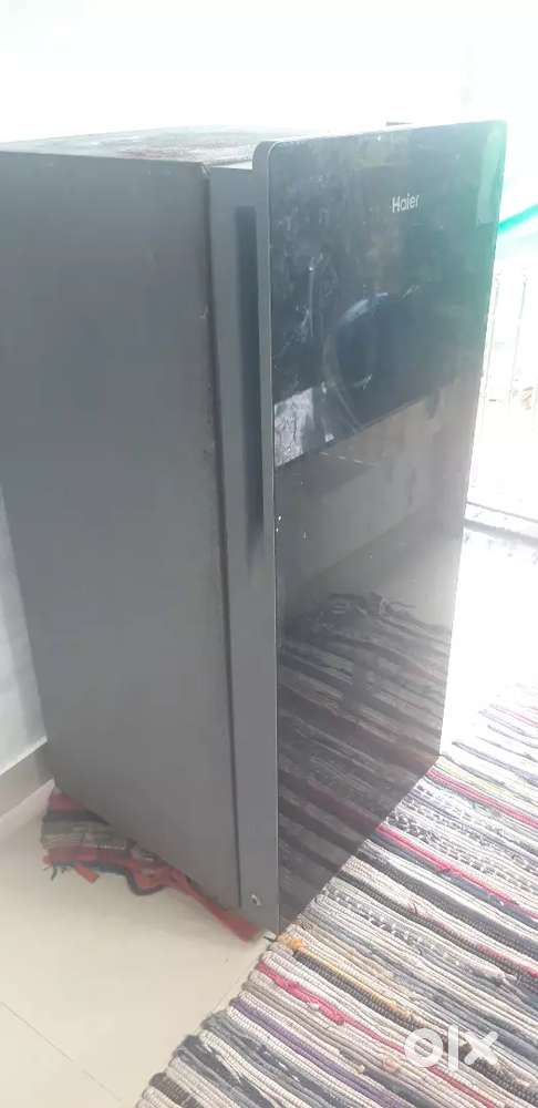 ഹയർ സിംഗിൾ ഡോർ ഫ്രിഡ്ജ് പോസ്റ്റർ