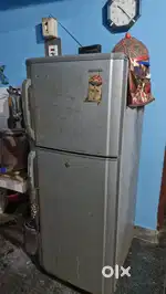 Samsung refrigerator 2009 model 226 litre