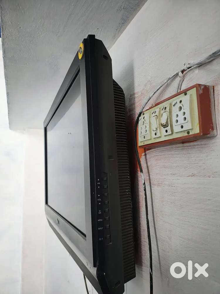 LG LCD 32 inchs TV