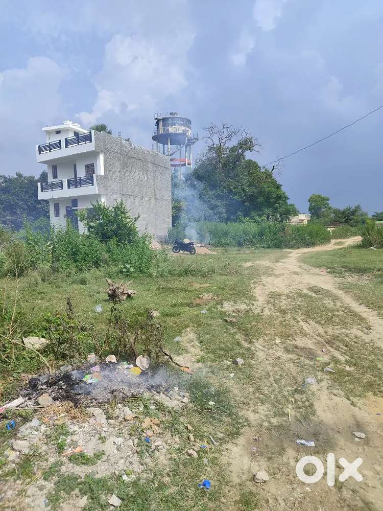 Plot for business and commercial use.