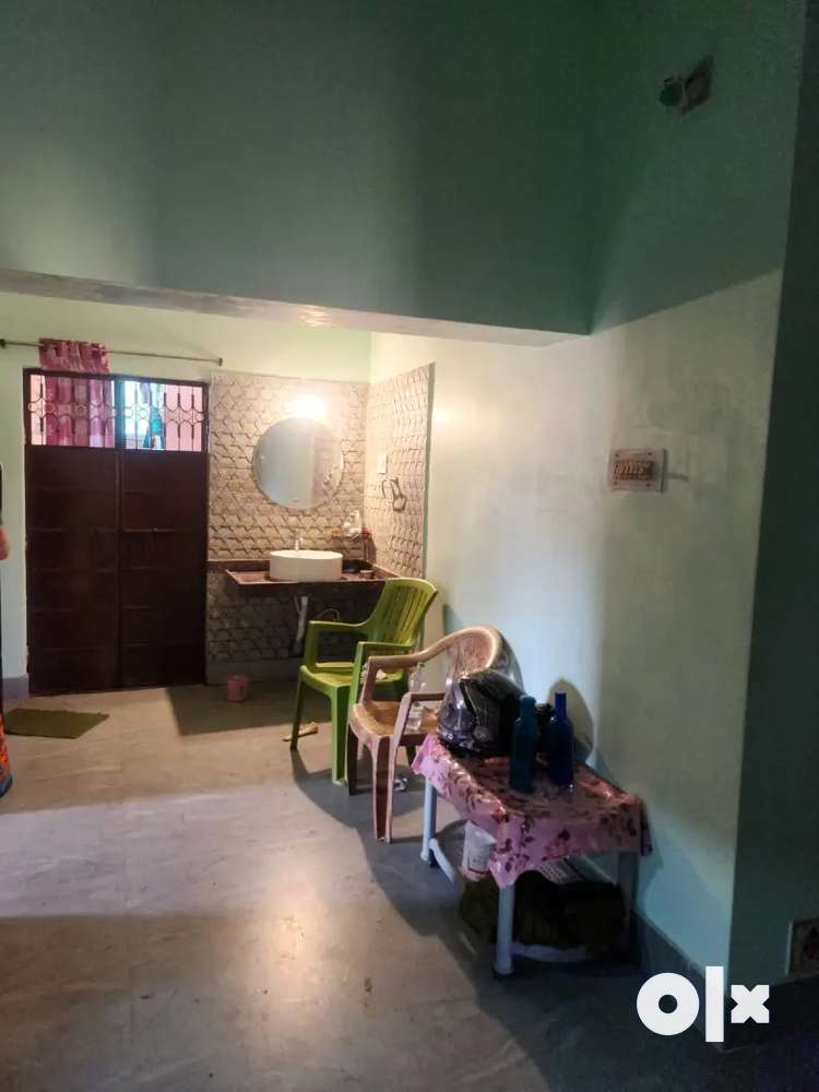 For family rent house, near lokswarmandir , 900mtr from newbusstand