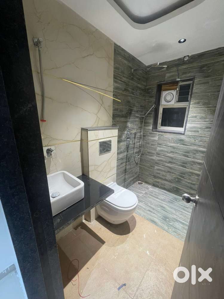 3 bhk Semi-Furnished Flat