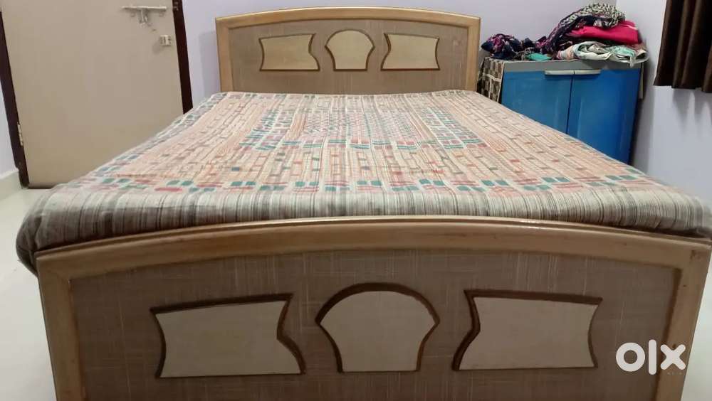 Double size bed
