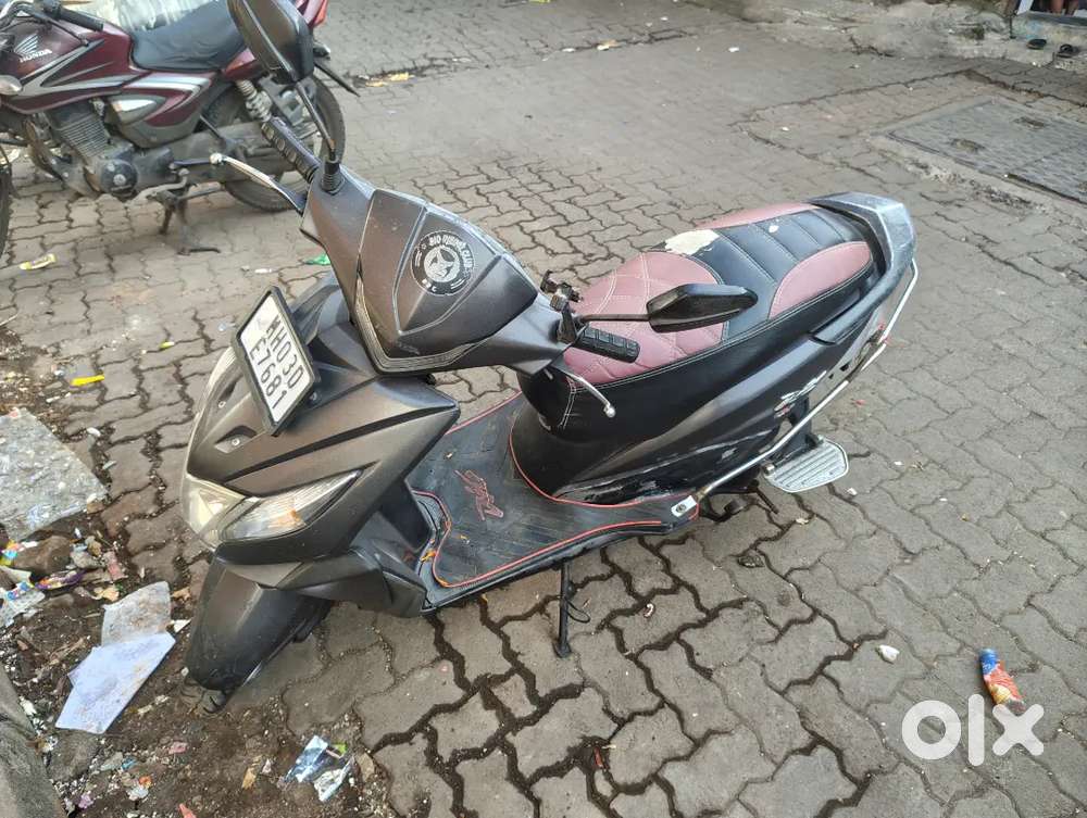 Honda dio mat black