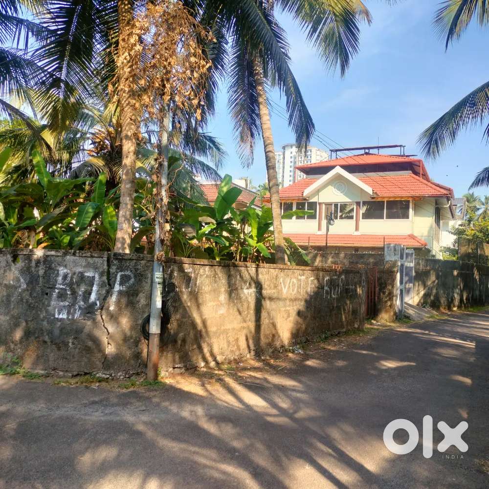 6 Cent Residential land/plot at Karaparamba
