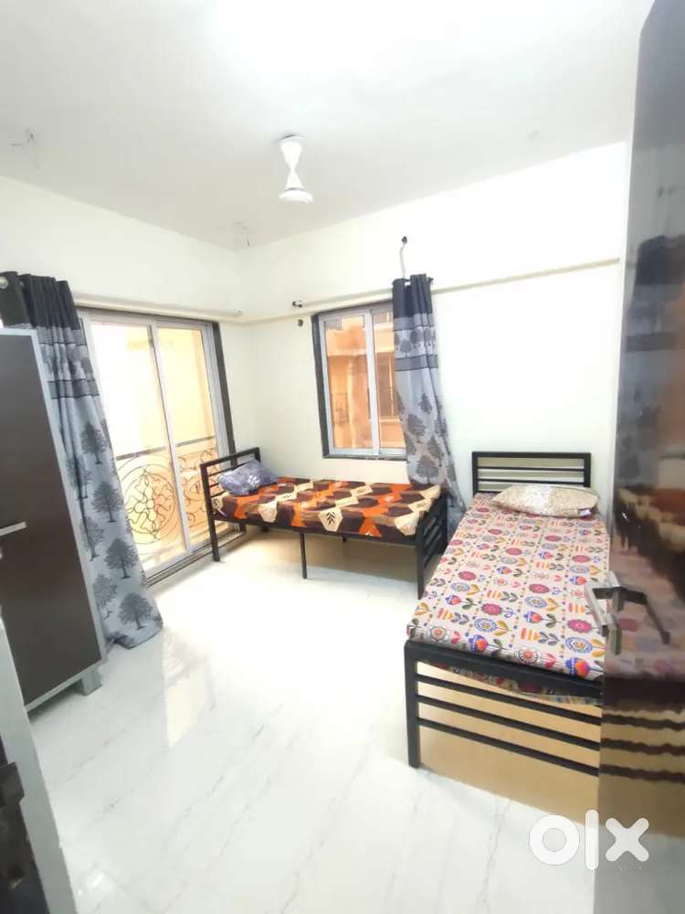 Vile Parle West boys pg double three sharing accommodation witthout