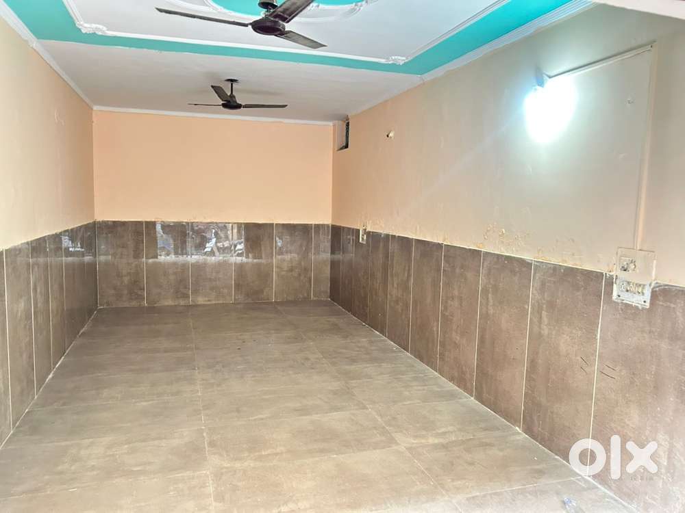 Commerical shop for rent in Ramdham main colony