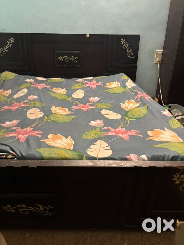 King size bed