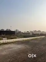 शहीद पथ मेदांता हॉस्पिटल इकाना स्टेडियम के निकट रिंग रोड के पास प्लॉट