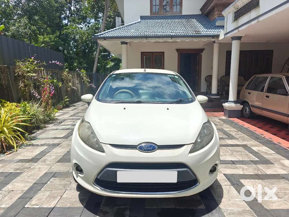 Ford Global Fiesta 2012 Petrol 80000 Km Driven