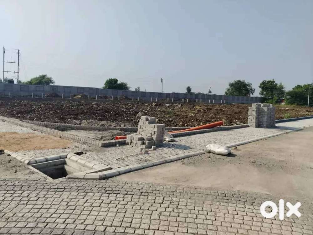 1000 sqft plot near Sheraton Grand Hotel - AB Bypass